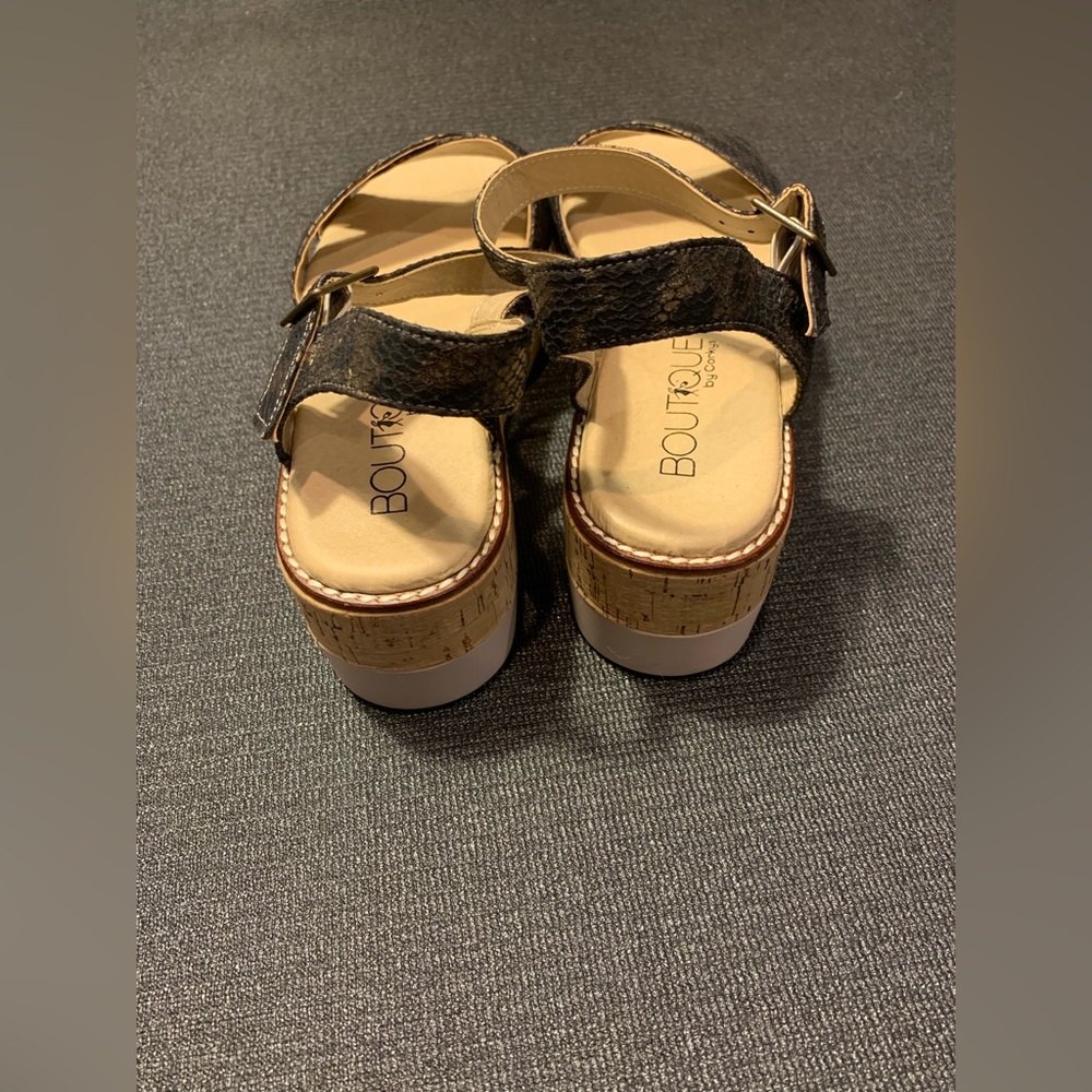 Corkys Boutique Fluffie Metallic Leopard Platform Sandals Size 10 - Picture 3 of 7